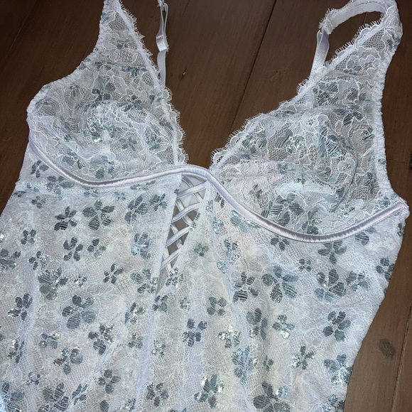 Victoria's Secret XL Light Blue Lace Teddy Bodysuit - Picture 7 of 10